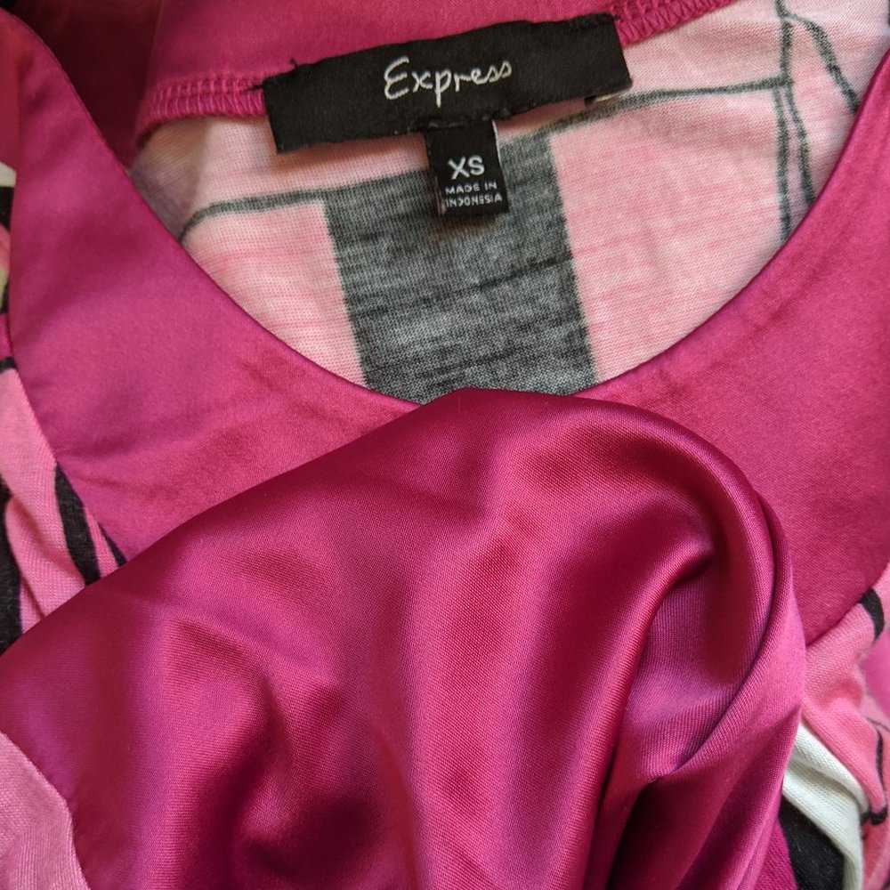 60s-Style Patterned Pink Express Dress